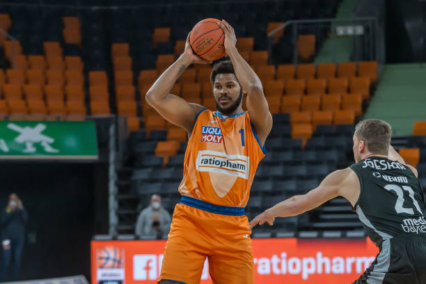 一位经验丰 一位经验丰