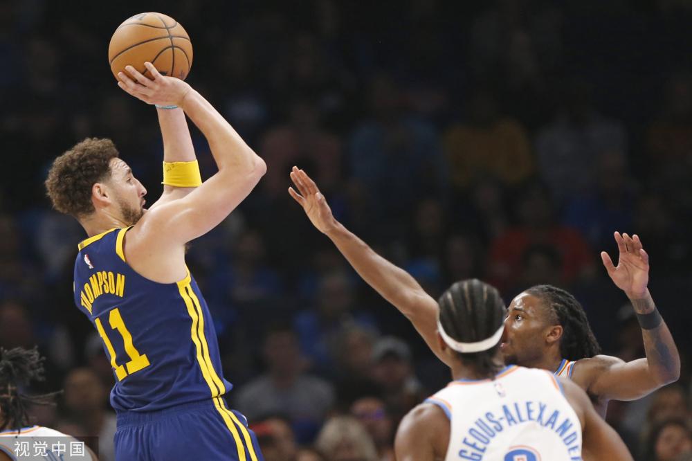 运动员们在 运动员们在